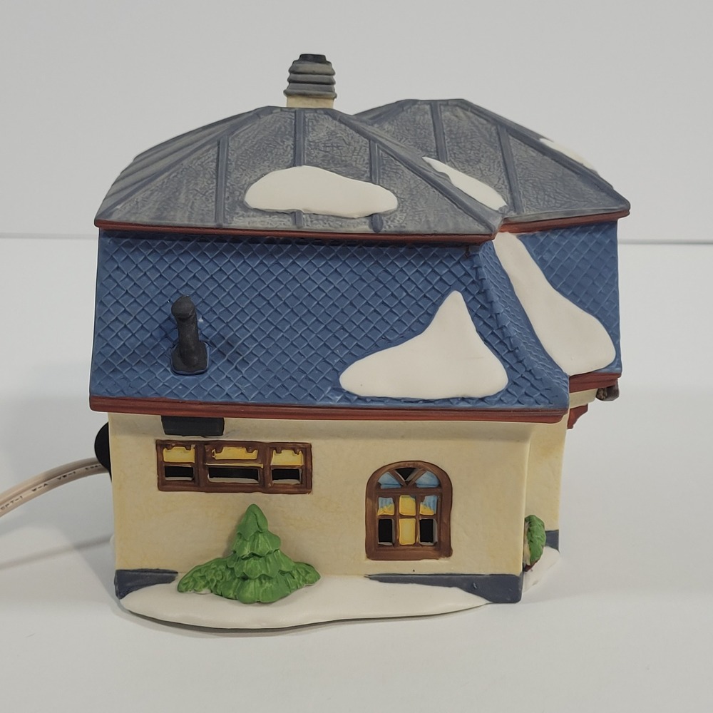 Dept 56 Alpine Village Bakery & Chocolate Shop 5614-6 Heritage Village 1994 - Picture 6 of 9